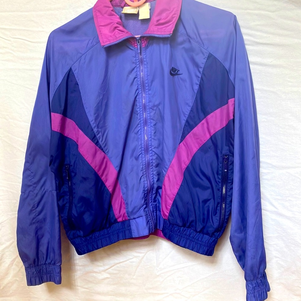 Vtg light weight Nike jacket. Size small. 1990 color block blue purple, vented